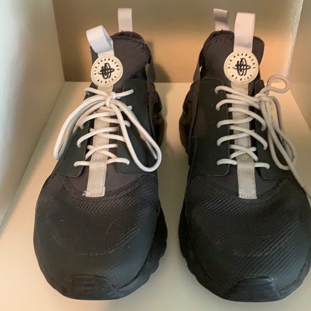 Mens Nike Air Huarache size 11.5